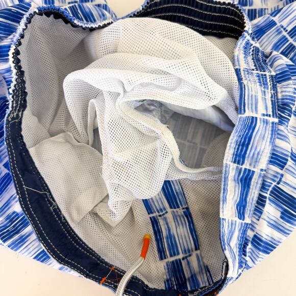 Tommy Bahama Baja Tasmania Tiles Swim Trunks Blue White - M - Picture 6 of 9